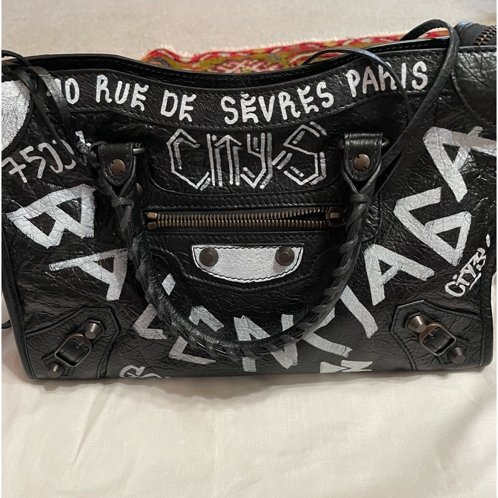 Brand new Balenciaga Graffiti city bag in black leather